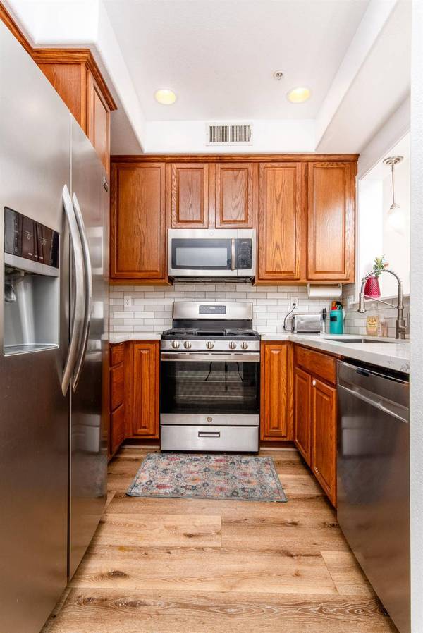 8156 Crystal Walk CIR, Elk Grove, CA 95758