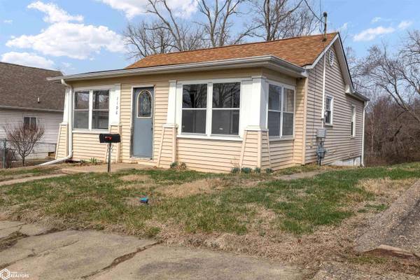 1106 Arch St, Burlington, IA 52601