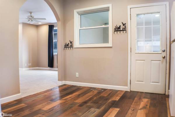 1025 N 9th St, Burlington, IA 52601