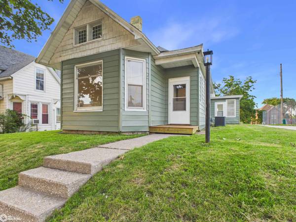 1408 Valley ST, Burlington, IA 52601