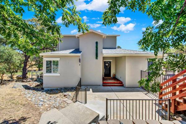 1552 American River TRL, Cool, CA 95614