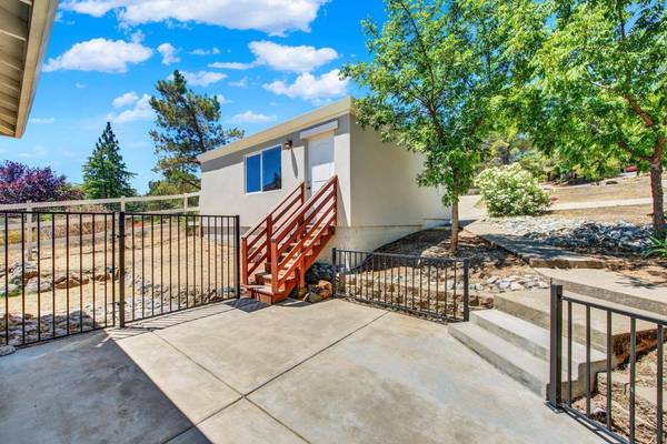 1552 American River TRL, Cool, CA 95614