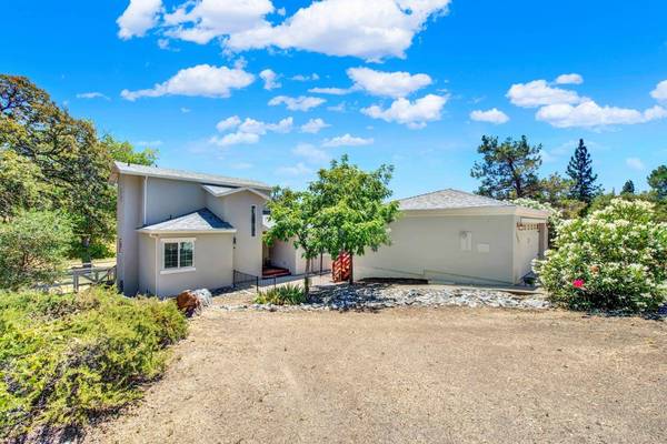 1552 American River TRL, Cool, CA 95614