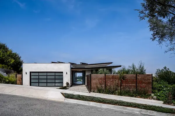 Can I sell my East Bay home and buy the next one without moving twice?