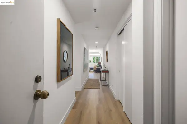 655 Chetwood St #402, Oakland, CA 94610