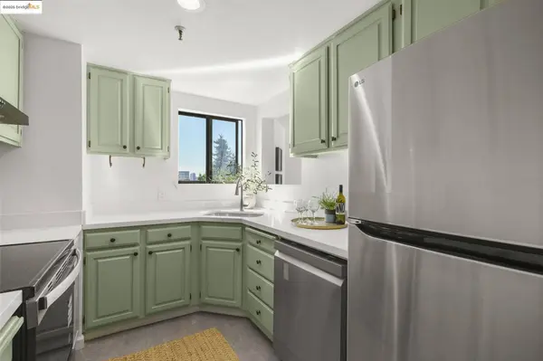 655 Chetwood St #402, Oakland, CA 94610