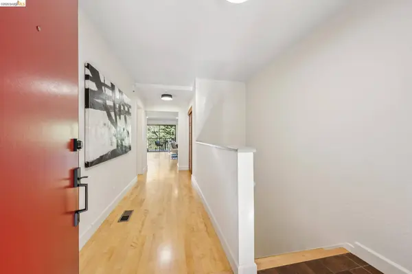 60 Malta Dr, San Francisco, CA 94131