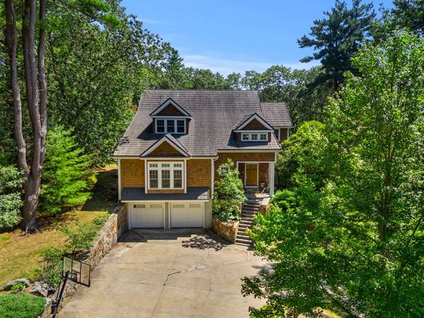 6 Beaver Pond Rd, Beverly, MA 01915-1203