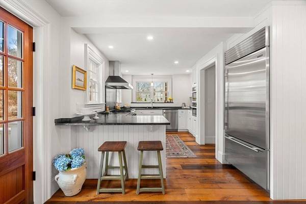 9 Windemere Park, Manchester, MA 01944