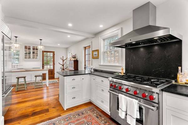 9 Windemere Park, Manchester, MA 01944