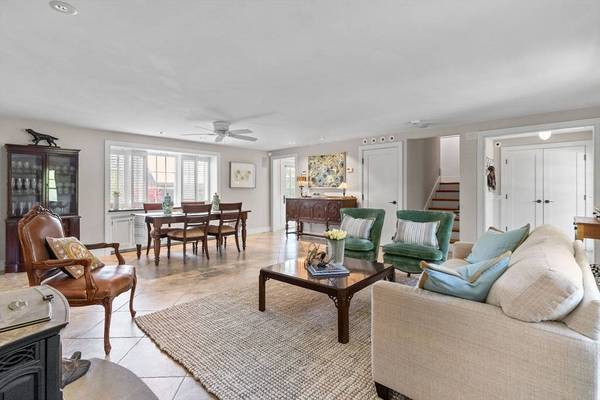 101 Wingaersheek Rd, Gloucester, MA 01930