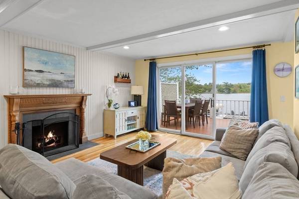 42 Lakeshore Drive, Essex, MA 01929