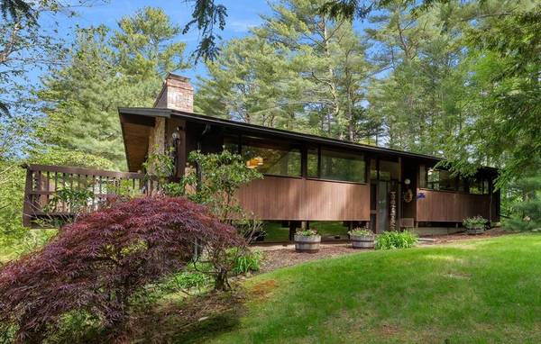 9 Turtleback Rd, Essex, MA 01929