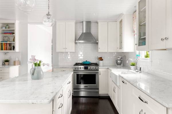 56 Postgate Rd, Hamilton, MA 01982