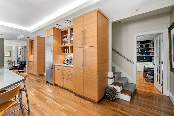 6 Beaver Pond Rd, Beverly, MA 01915