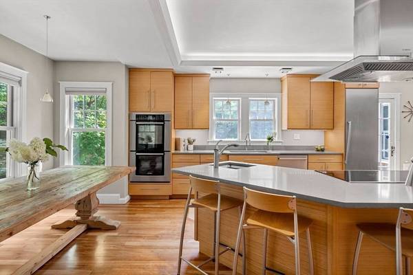 6 Beaver Pond Rd, Beverly, MA 01915