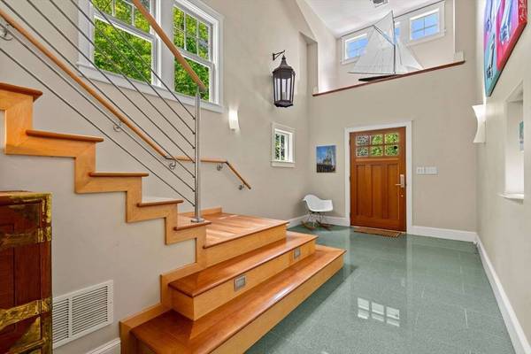 6 Beaver Pond Rd, Beverly, MA 01915