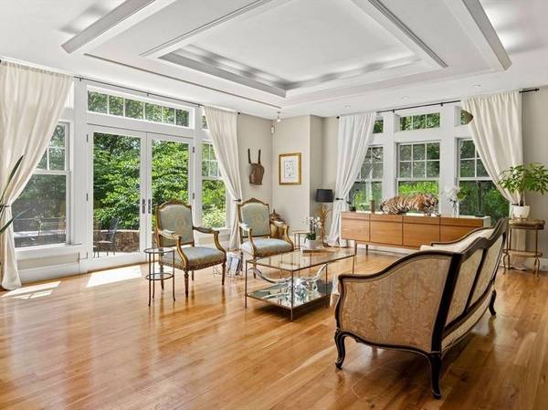 6 Beaver Pond Rd, Beverly, MA 01915