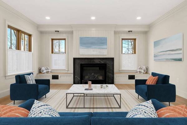 8 Flatley Ave, Manchester, MA 01944