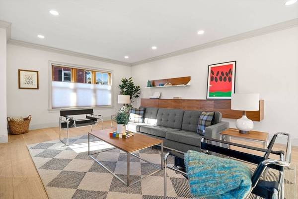 7 Flatley Ave, Manchester, MA 01944