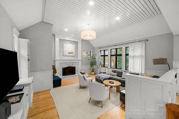 16 Woodholm Rd, Manchester, MA 01944