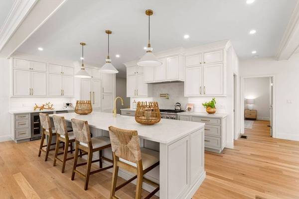 220 Atlantic St, Gloucester, MA 01930