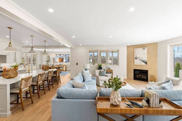 220 Atlantic St, Gloucester, MA 01930