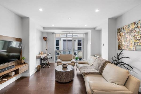 201 Elliott St #409, Beverly, MA 01915