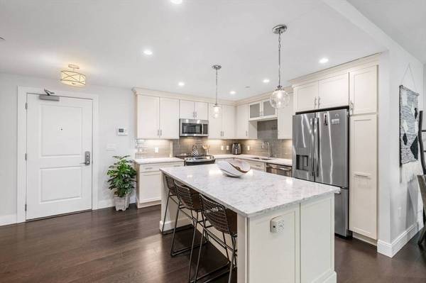 201 Elliott St #409, Beverly, MA 01915