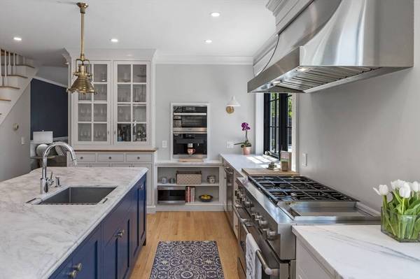 21 Union St, Manchester, MA 01944