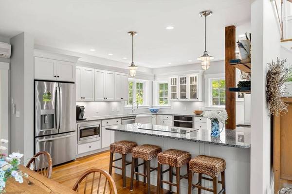 92 Phillips Ave, Rockport, MA 01966