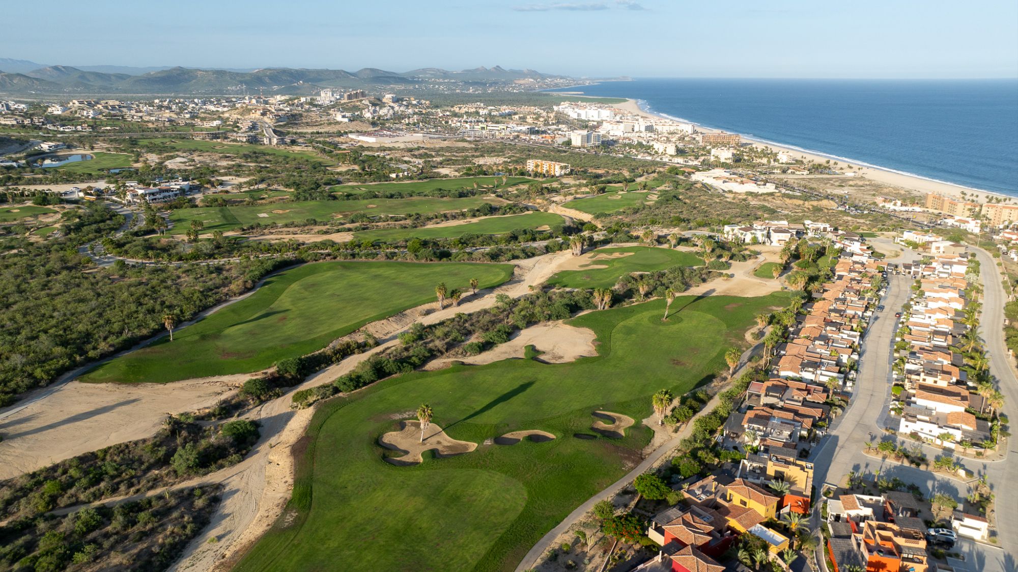 Golf course with ocean view in Los Cabos — oceanfront fairways and luxury golf communities
