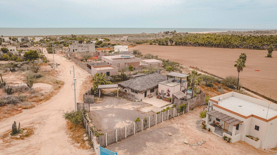 Move-in-ready Mexican farmhouse compound for sale in El Pósito, Todos Santos, near La Pastora surf