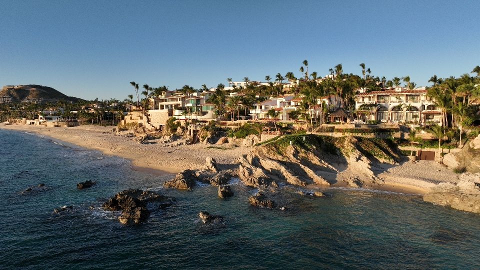 The real luxury of Los Cabos: sunsets, galleries and community