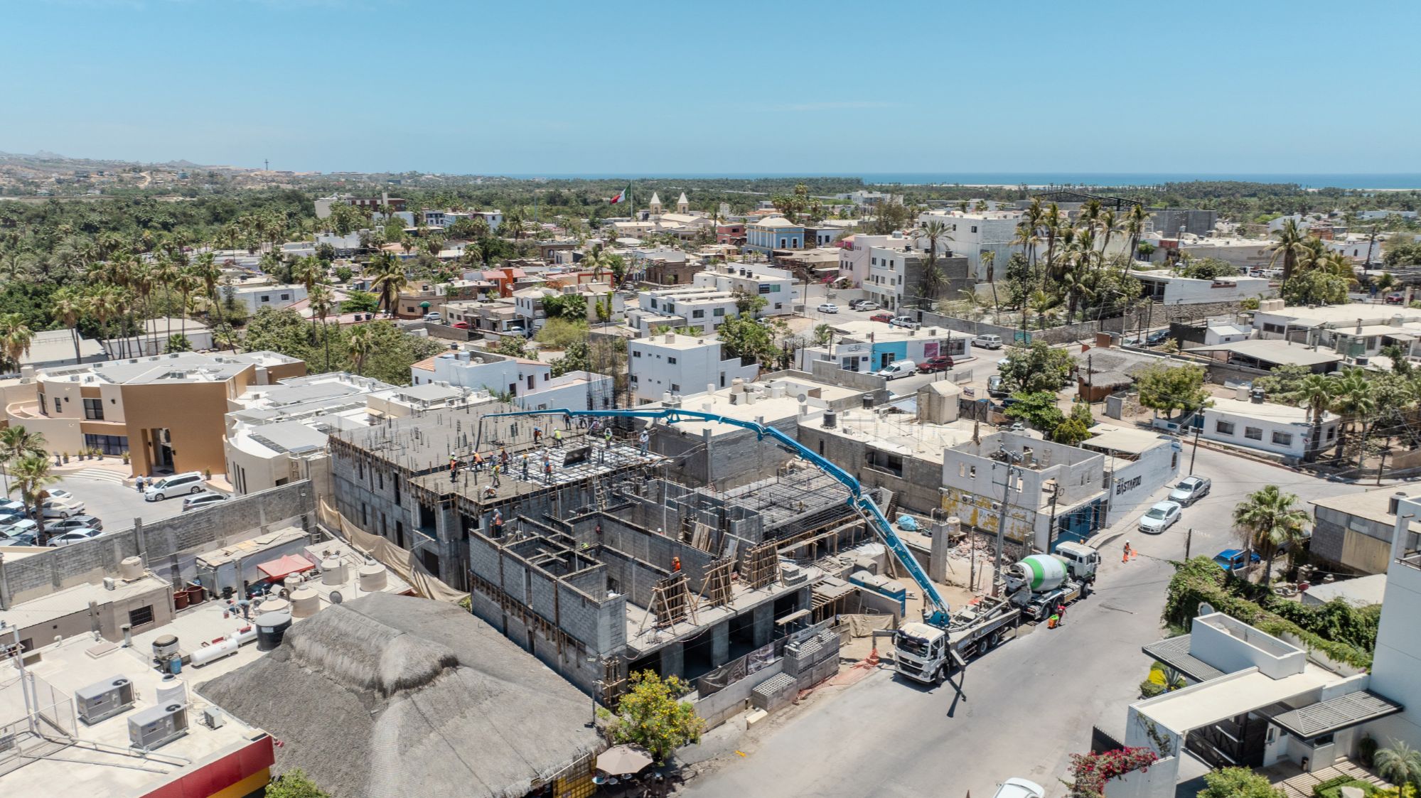Bicultural advisory team supporting international real estate developers in Los Cabos