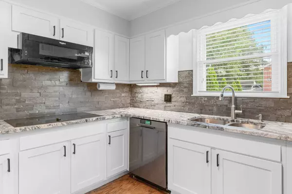 916 Lion Pkwy, Columbia, TN 38401