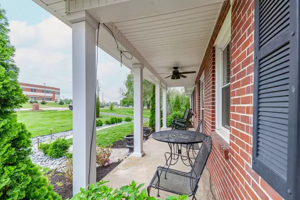 916 Lion Pkwy, Columbia, TN 38401