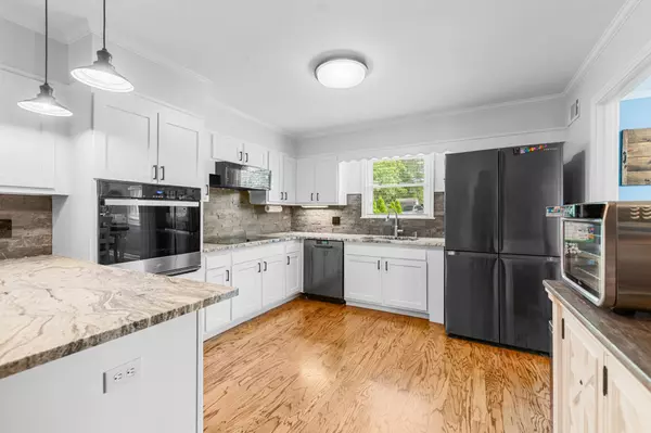 916 Lion Pkwy, Columbia, TN 38401