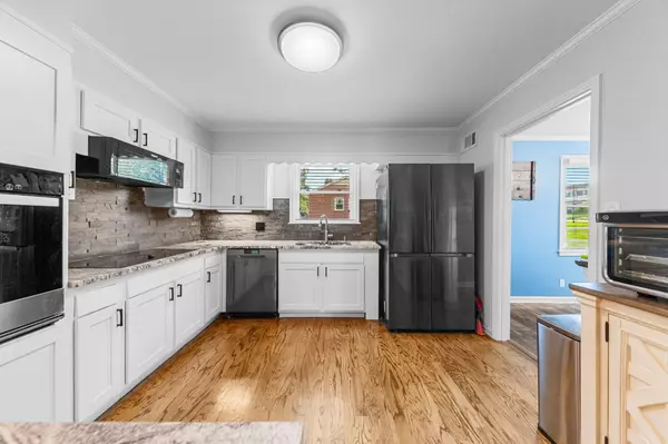 916 Lion Pkwy, Columbia, TN 38401