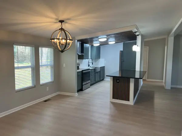 407 Oakview Dr, Columbia, TN 38401