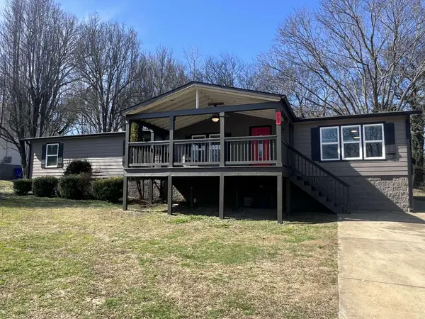 407 Oakview Dr, Columbia, TN 38401