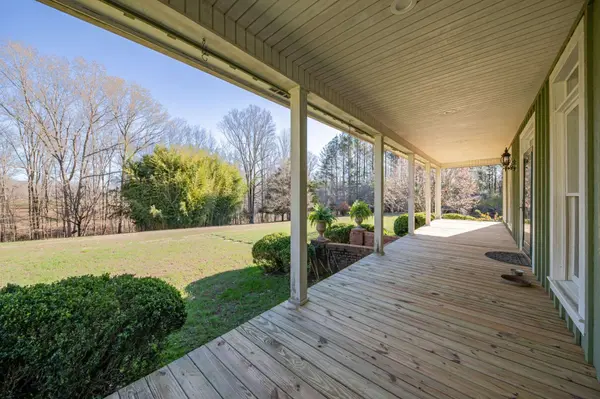 925 Bumpas Rd, Lawrenceburg, TN 38464
