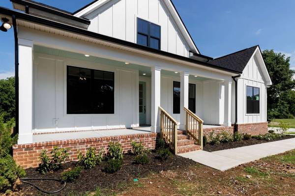 6616 Old Zion Rd, Columbia, TN 38401