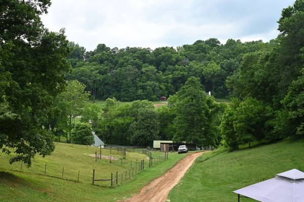 2650 Haywood Hollow Rd, Columbia, TN 38401