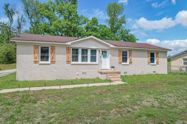 2220 Cherry Dr, Pulaski, TN 38478