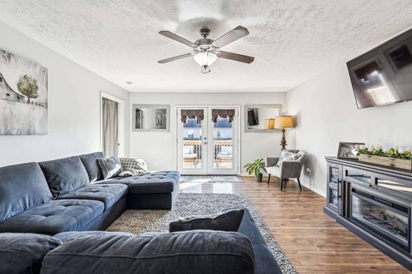 1837 Elizabeth Ln, Columbia, TN 38401