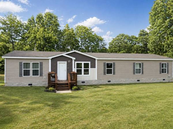 8079 Golf Club Rd, Mount Pleasant, TN 38474