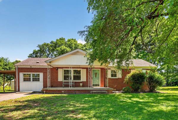 105 Daleview Cir, Columbia, TN 38401