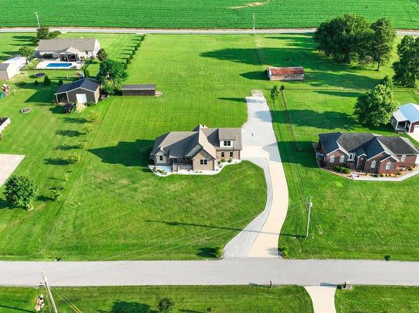 72 Jon Frank Dr, Mount Pleasant, TN 38474