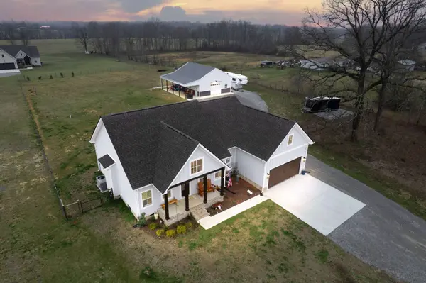 220 Dugout Rd, Summertown, TN 38483